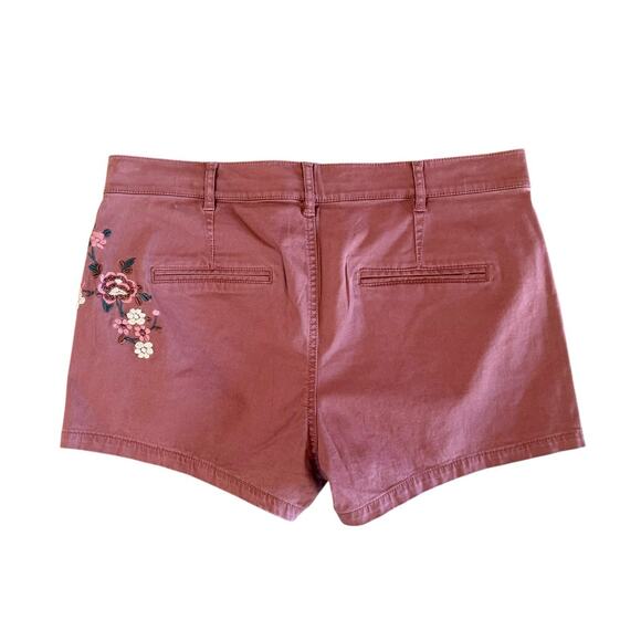 NWT Express Mid Rise Shortie Dusty Rose Embroidered Floral Shorts Women’s Size 8 - Picture 4 of 16
